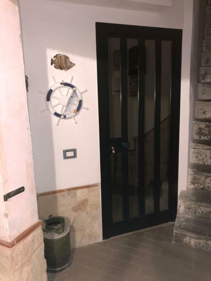 Vicolo Dei Pescatori Terracina Apartment Bagian luar foto