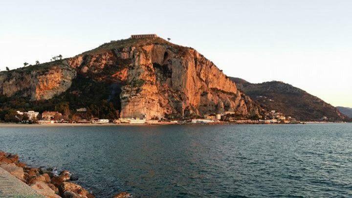 Vicolo Dei Pescatori Terracina Apartment Bagian luar foto